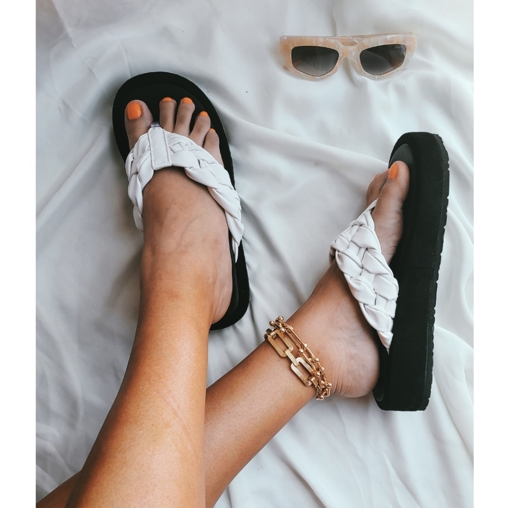 🆕️The Island Gal// White braided thong Sandal